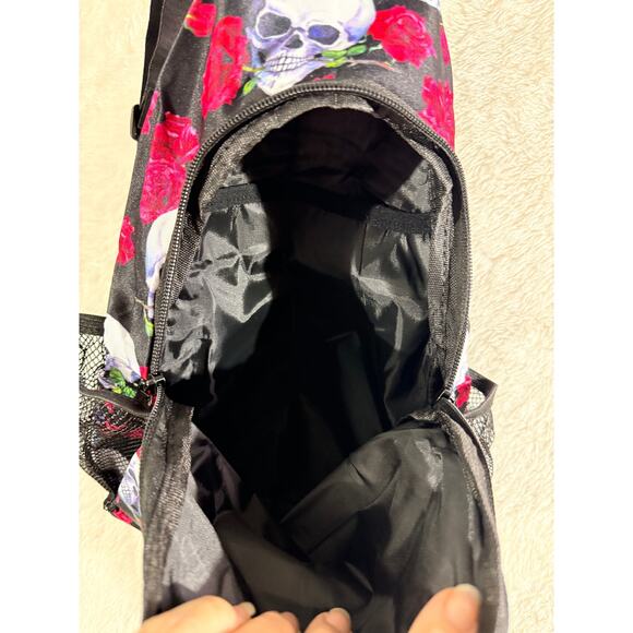Skull and Roses Sling Backpack Crossbody Daypack Nwot - Picture 3 of 5
